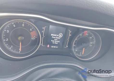 2019 Jeep Cherokee Altitude Fwd z USA, uszkodzony, nr VIN 1C4PJLLBXKD376467